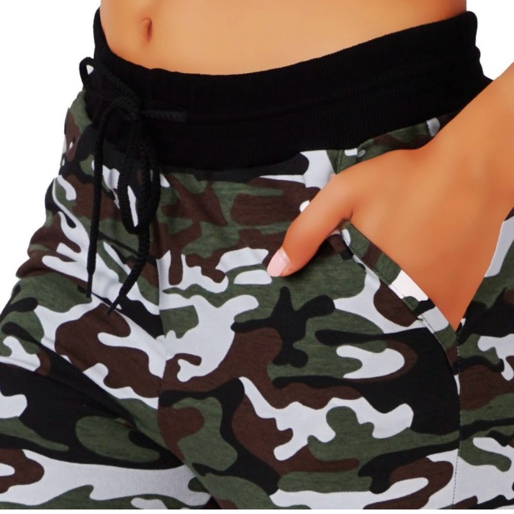 COPY - Camouflage Capri Joggers - Picture 2 of 2